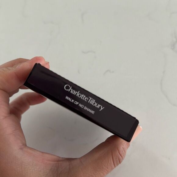 Charlotte Tilbury Cheek to Chic Blush - Walk of No Shame - Picture 5 of 8